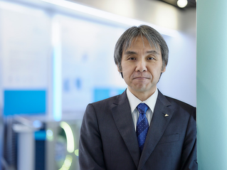 Takayuki_Kamekawa_800x600.jpg