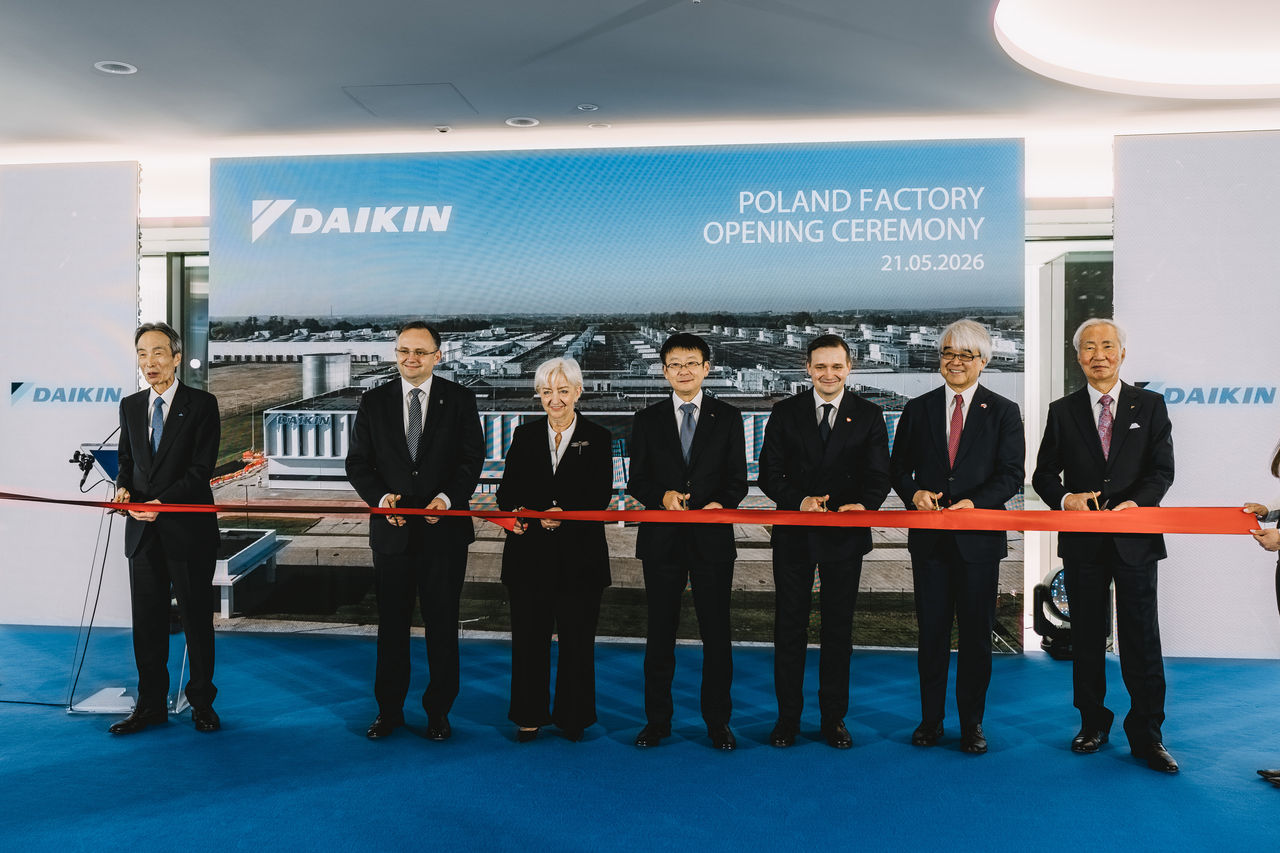 Przecięcie wstęgi w Daikin Manufacturing Poland